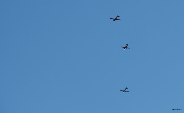 Trois avions dans le ciel d'Half Moon Bay
