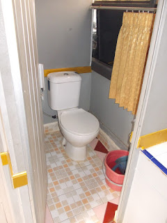 Toilet Mobil dalam Toilet Mobil dalam