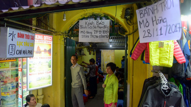 Quán bánh trôi nước của Nghệ Sĩ Phạm Bằng động kín khách Quán bánh trôi nước của Nghệ Sĩ Phạm Bằng động kín khách