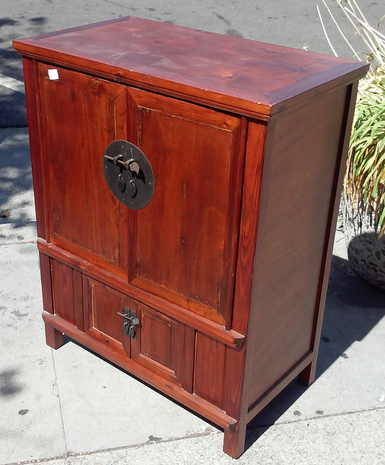 UHURU FURNITURE & COLLECTIBLES SOLD 5568 Rustic Teak 30"x40" Tall