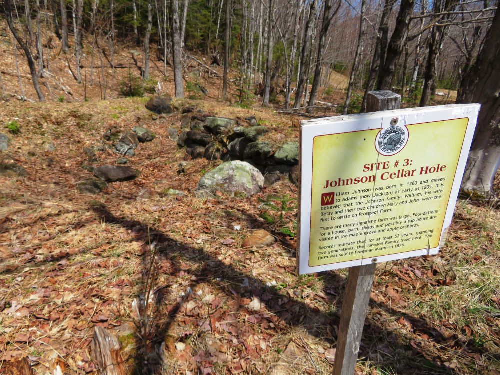 Outdoor Diversion Hall's Ledge Trail and Hutmen's Trail Loop Hike