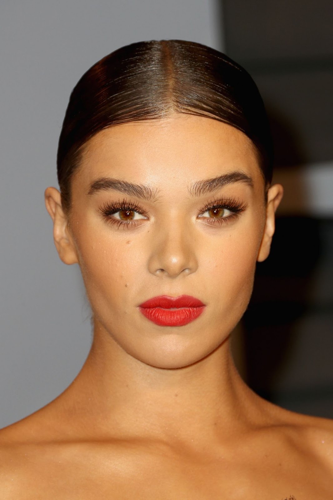 Hailee Steinfeld at Vanity Fair Oscar Party in Beverly Hills