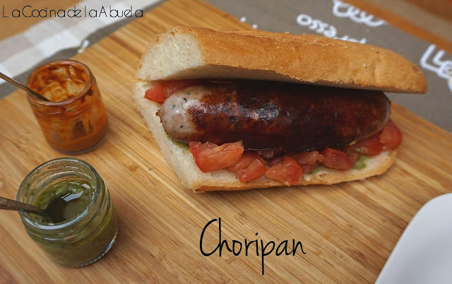 Choripán, bocadillo de parrillero.