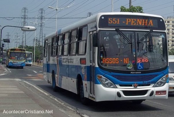 Anciana impide asalto en autobús tras invocar el nombre de Jesús Asalto frustrado en autobús
