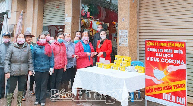 Hưng Yên: Phát khẩu trang miễn phí cho người dân ở huyện Khoái Châu