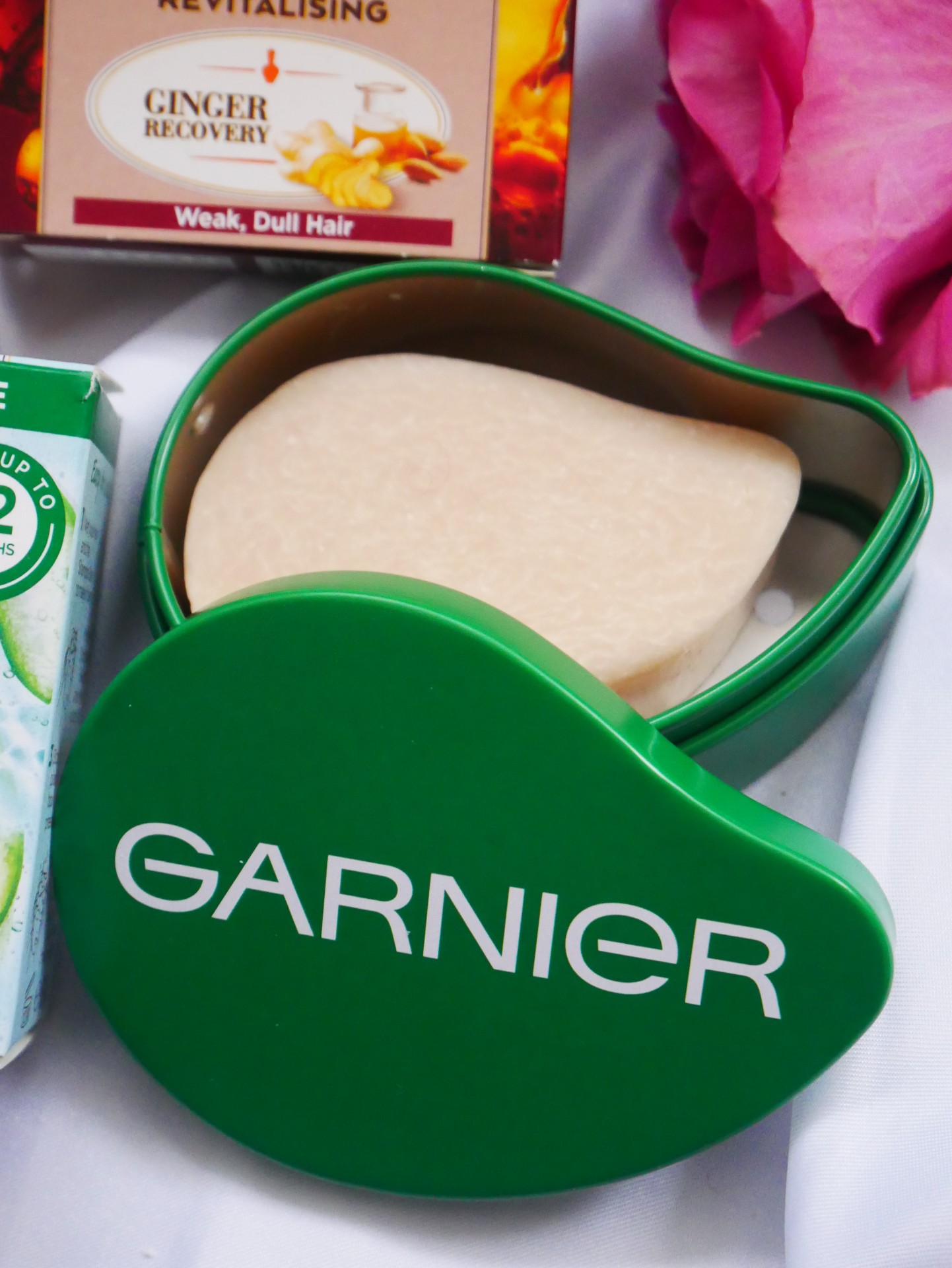 Garnier Shampoo Bars Review Class & Glitter