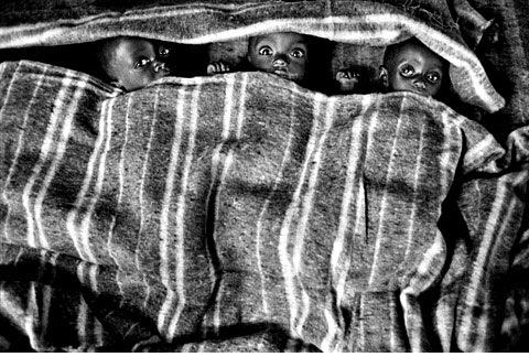 sebastião-salgado-orphanage-attached-to-the-hospital-at-kibumba-number-one-camp,-goma,-zaire