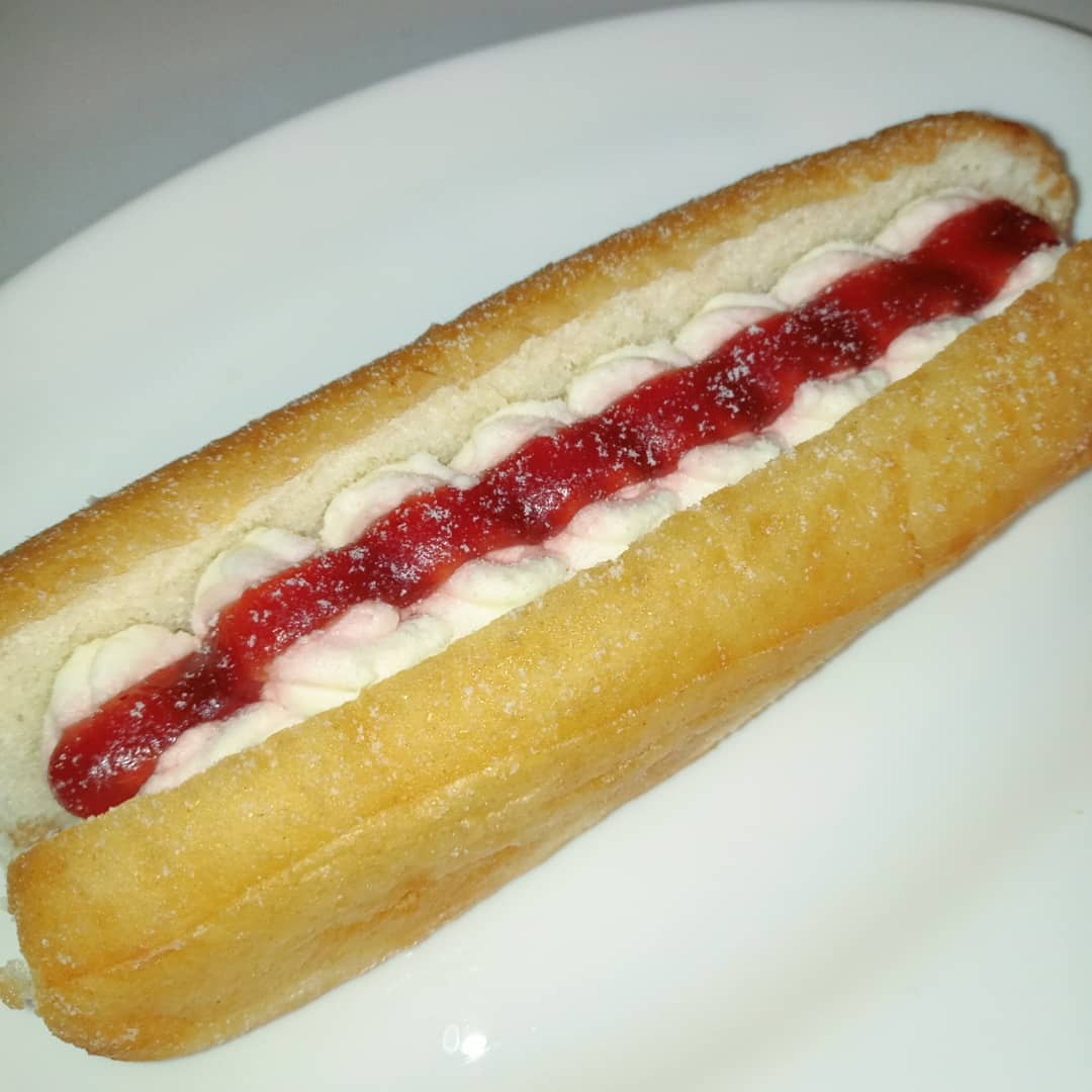 Supersupergirl's Food Reviews Aldi Jam & Cream donut