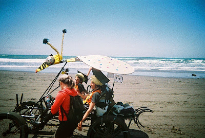 Kinetic Sculpture Race in Arcata, California 2014 - gvan42