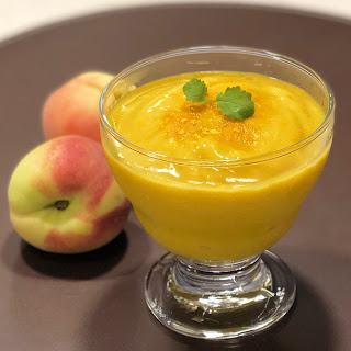 Smoothie de pêssego com cúrcuma