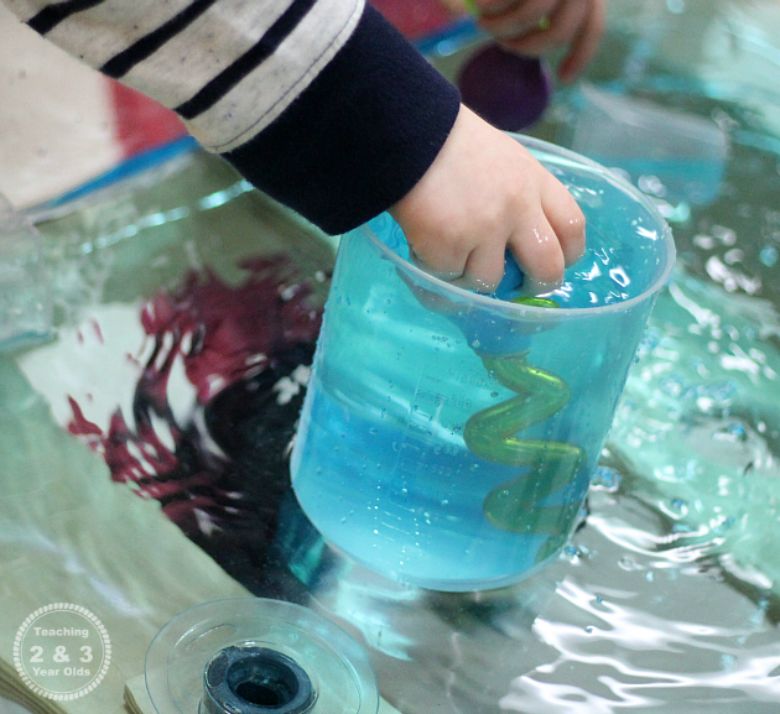23 Easy & Fun Water Play Activities for Toddlers and Preschoolers