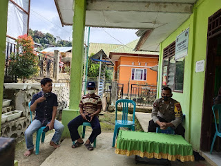 Bhabinkamtibmas Polsek Baraka Polres Enrekang Kontrol Kampung Tangguh Desa Binaan