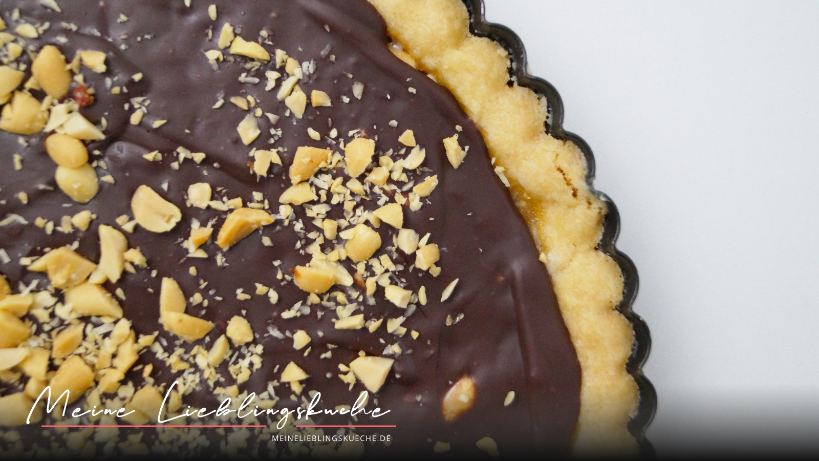 Die Weltbeste Schokoladen-Karamell-Tarte mit gerösteten Erdnüssen Die Weltbeste Schokoladen-Karamell-Tarte mit gerösteten Erdnüssen