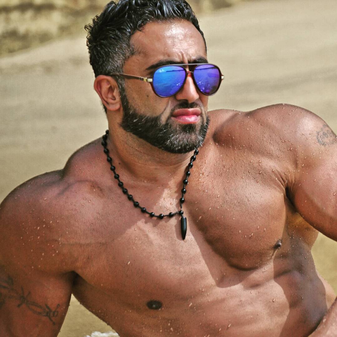 Muscle Lover Lebanese bodybuilder Bumaya Abbas Awada (PART 1)