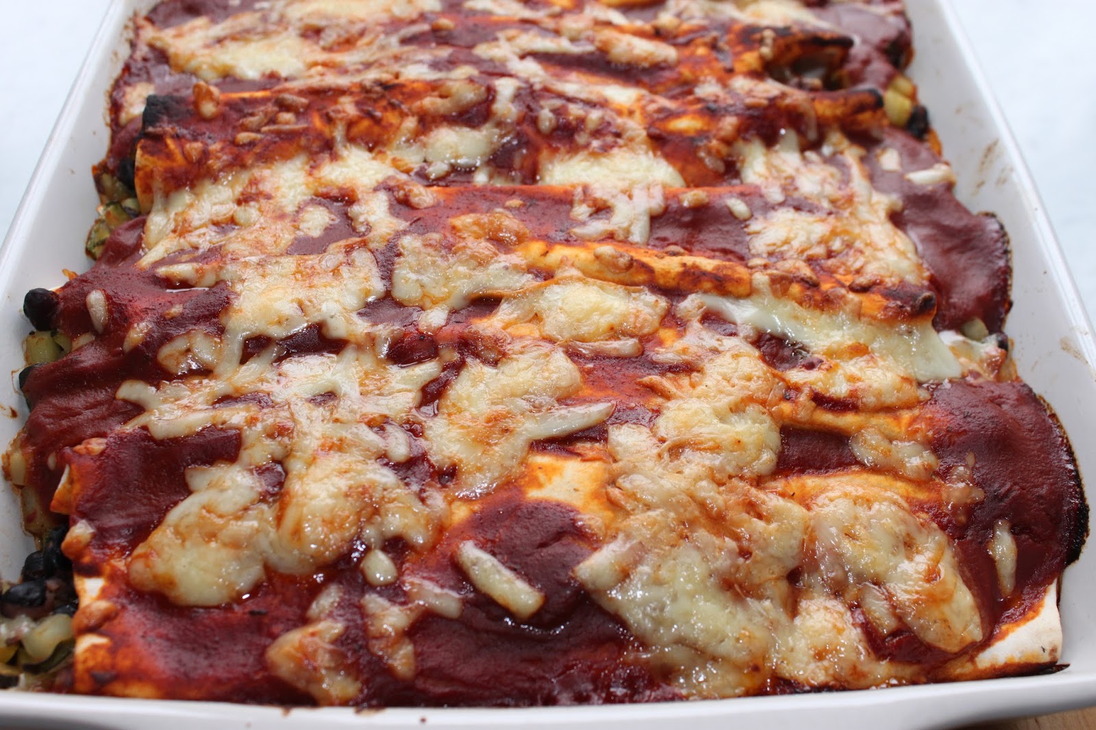 Toves kök nästan bara vegetariskt Enchiladas med squash/zucchini och