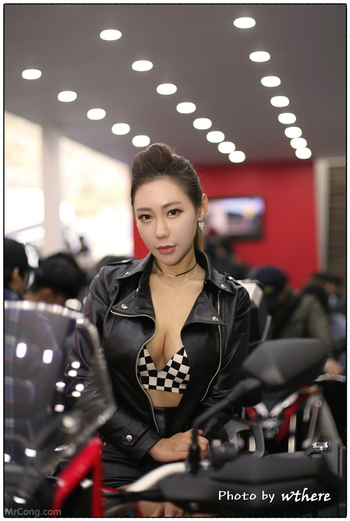 Kim Tae Hee&#39;s beauty at the Seoul Motor Show 2017 (230 photos) photo 12-3