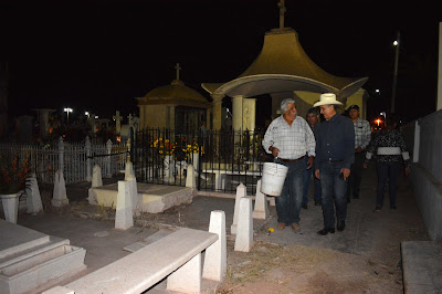 Alcalde Ramón Díaz recorrió los panteones de Huatabampo