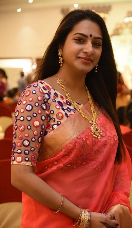 Hot Saree: Telugu Actress Surekha Vani Hot Photos in Latest Fancy Saree  Collection