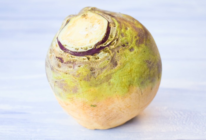 Lobak Turnip (juga dikenal sebagai neep di Skotlandia atau swede di Inggris)
