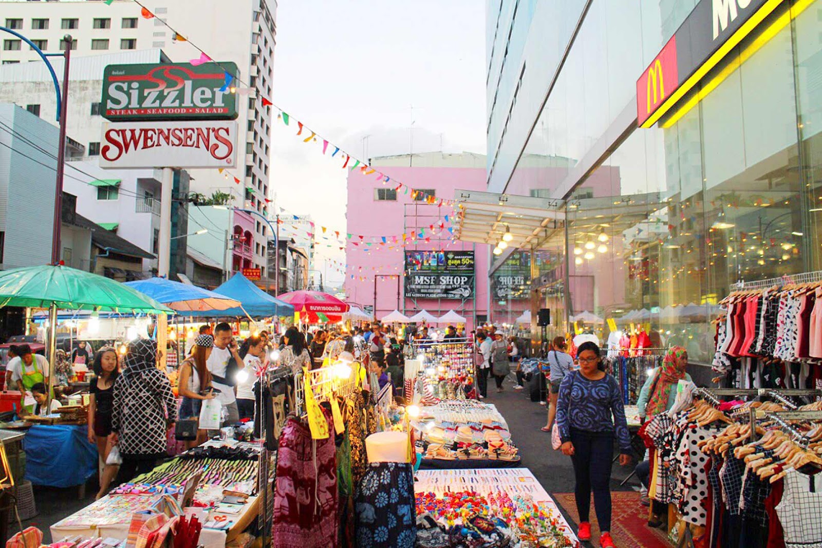 Hatyai Day2 Night Live at Lee Gardens Plaza Cahaya Hayati