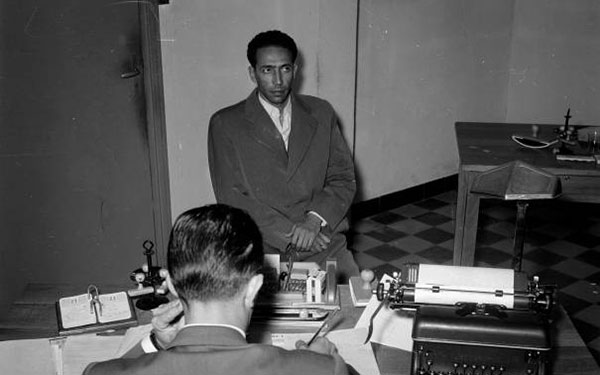 Mohamed Boudiaf Algeria Gate, En