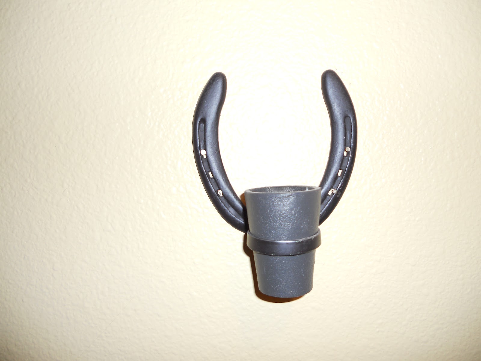 Newby Quilts Horseshoe Wall Sconce