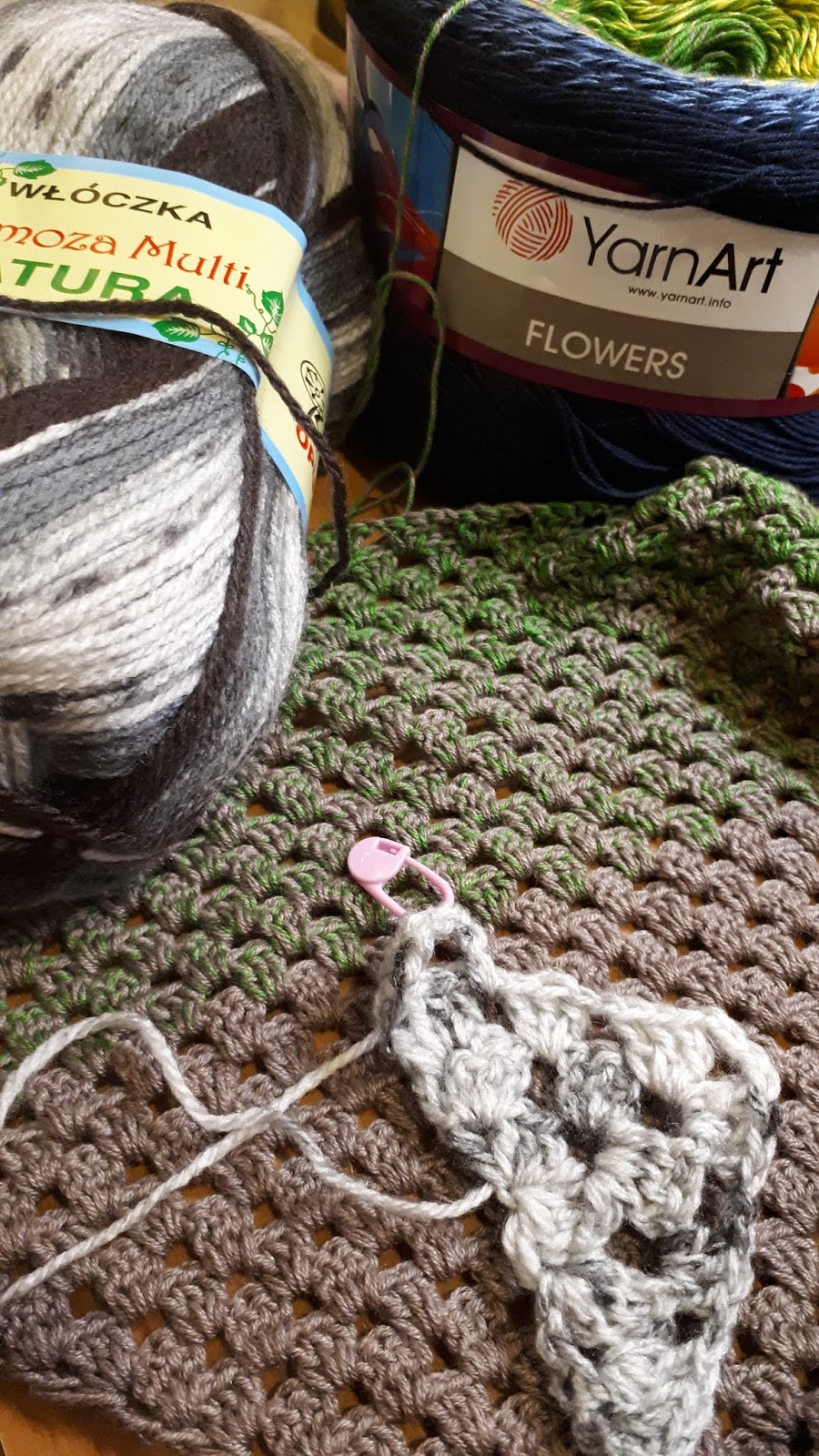 Chusta szydełkowa yarnart flowers