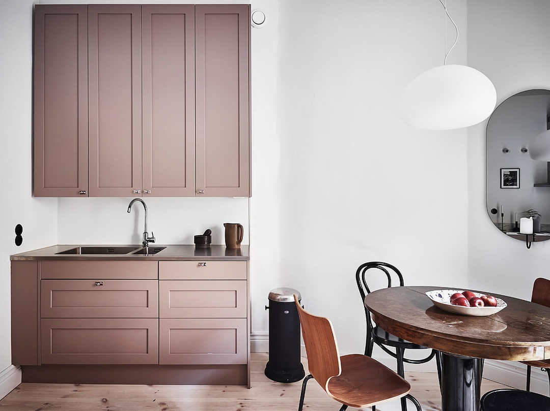 SOUBASSEMENTS MOULURÉS