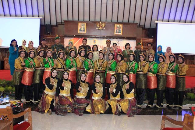 Perempuan berdaya Indonesia Maju