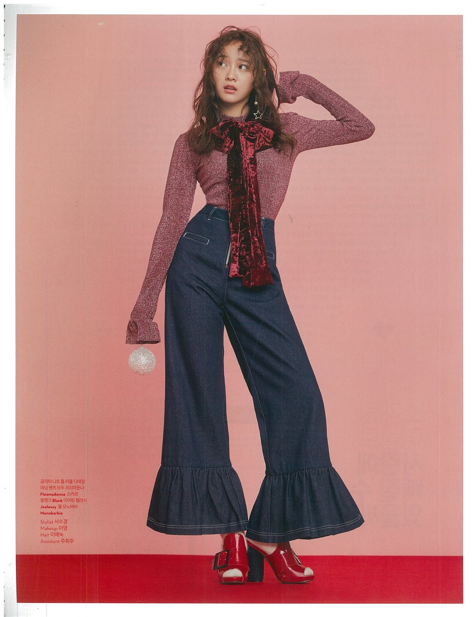 gugudan - CeCi Korea 2016-12 - Sejeong 6p
