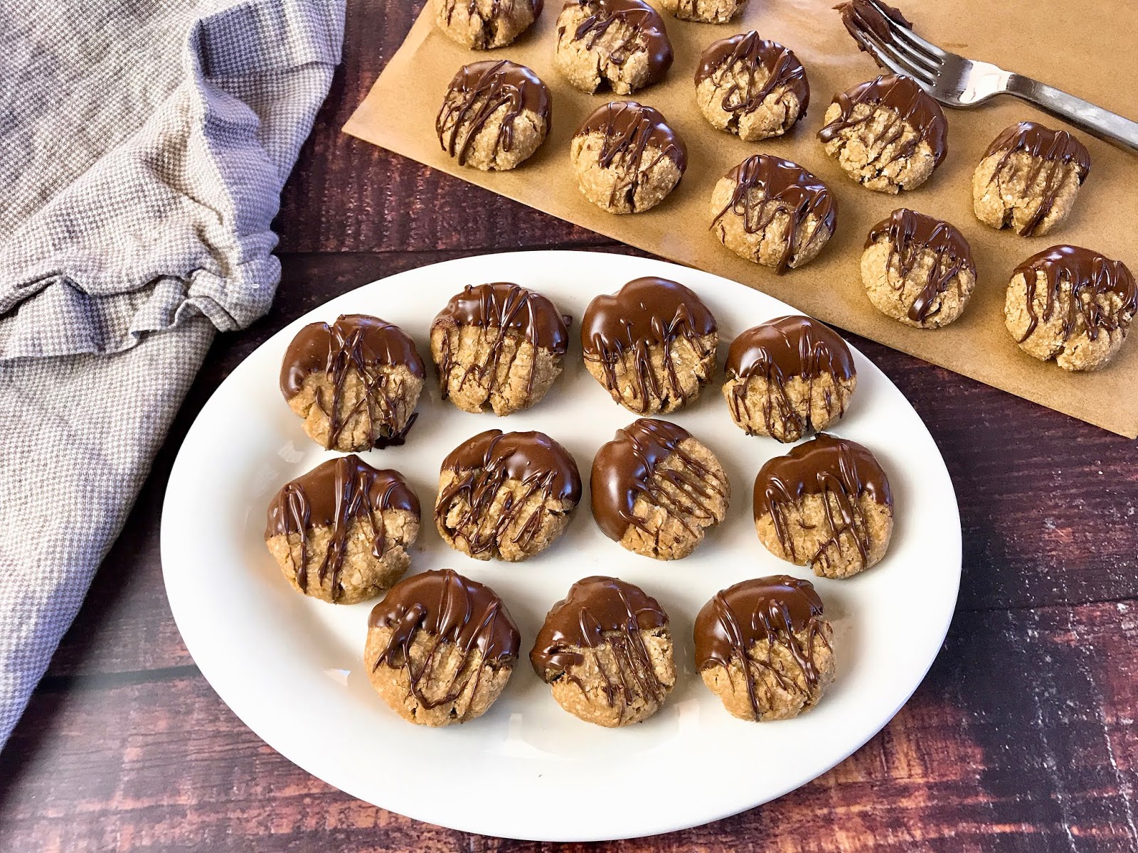 No Bake ChocolateDipped Banana Cookies (GlutenFree)