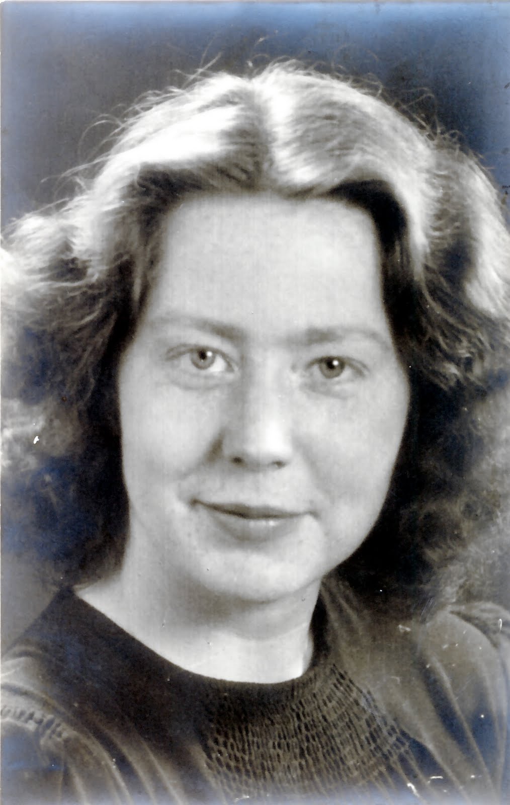 Women Heroes of WWII Hannie Schaft A Gun in Her Bag