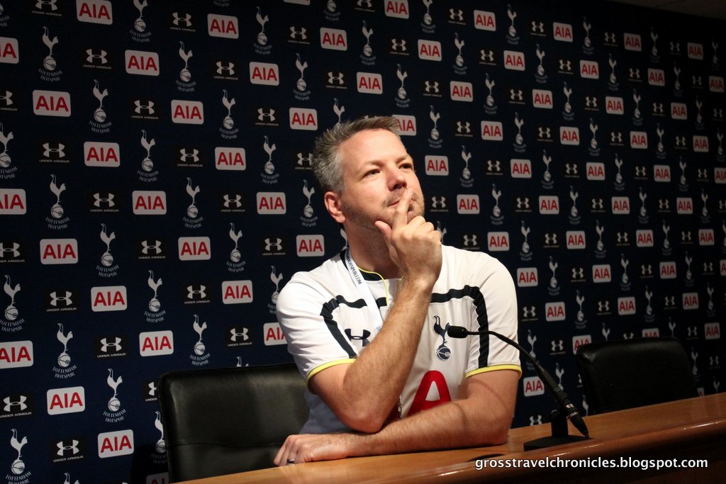 White Hart Lane, Pubs of London, Theater Beautifull Place