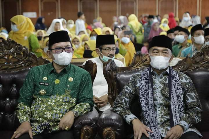 Bersama Menko PMK, Wako Ahmadi & Wawako Antos Hadiri Milad Muhammadiyah Ke-109 