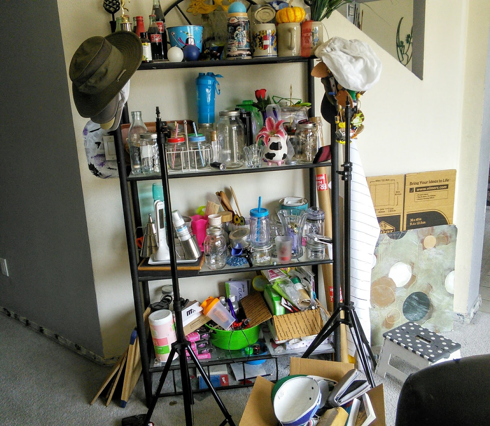 The transformation of a messy office to a photo studio!