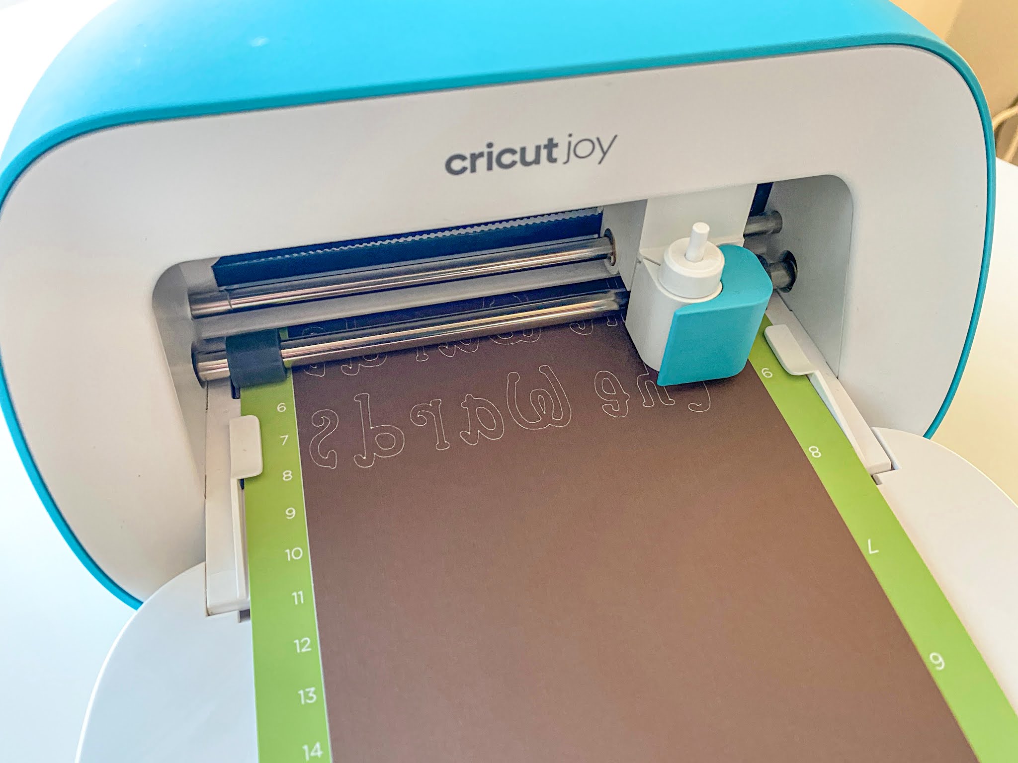 DIY Family T-Shirts - The Perfect Holiday Gift Made with the Cricut Joy & Easy Press 2
