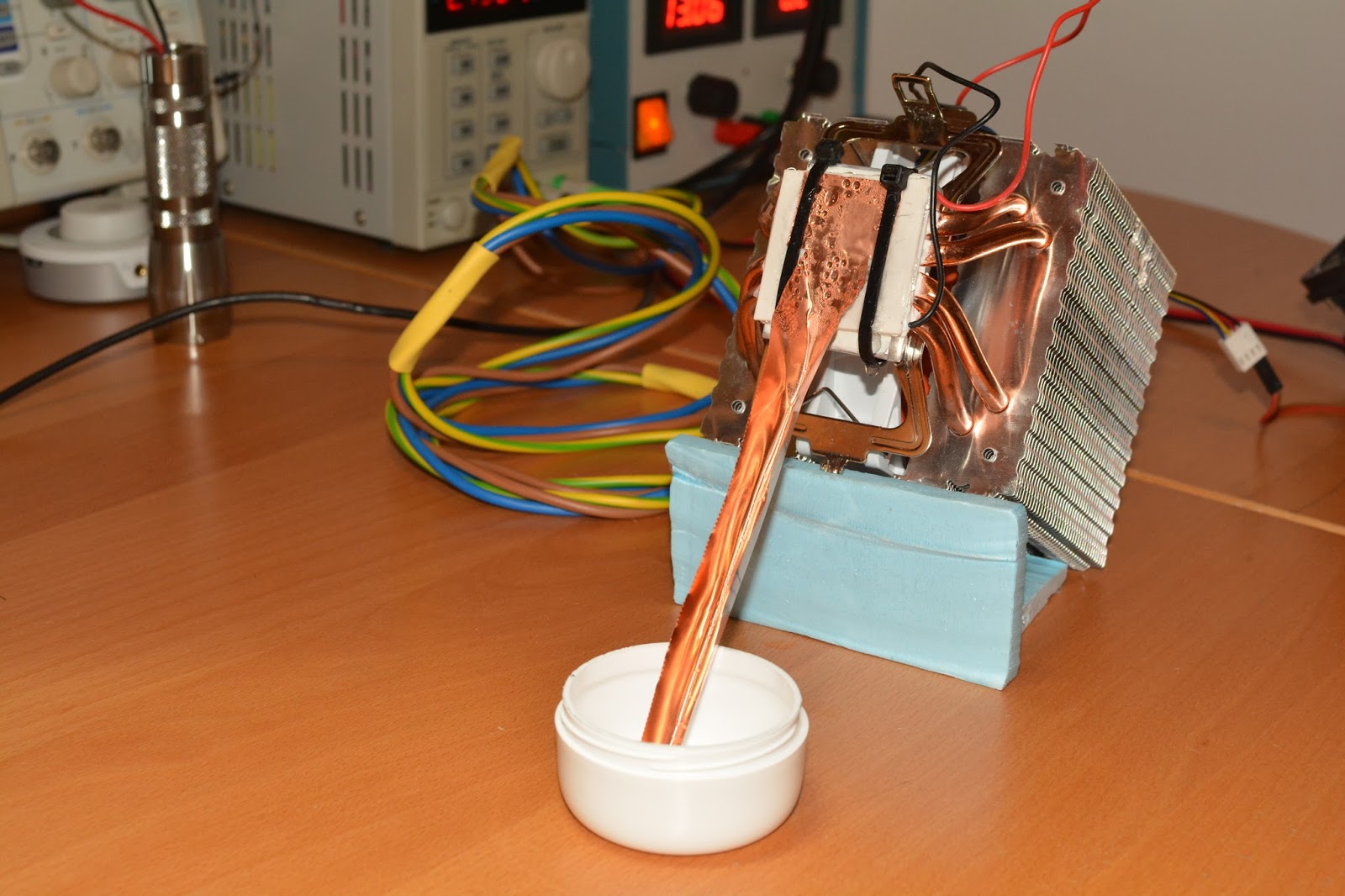 Creation Factory Peltierbased dehumidifier