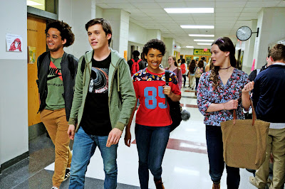 Simon y sus amigos en el instituto Creekwood
