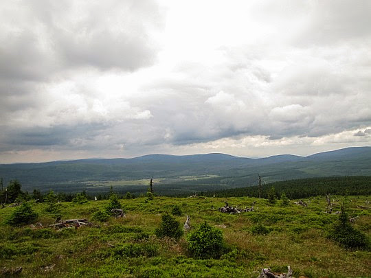 Sine Skałki - panorama na południowy zachód. Sine Skałki - panorama na południowy zachód.