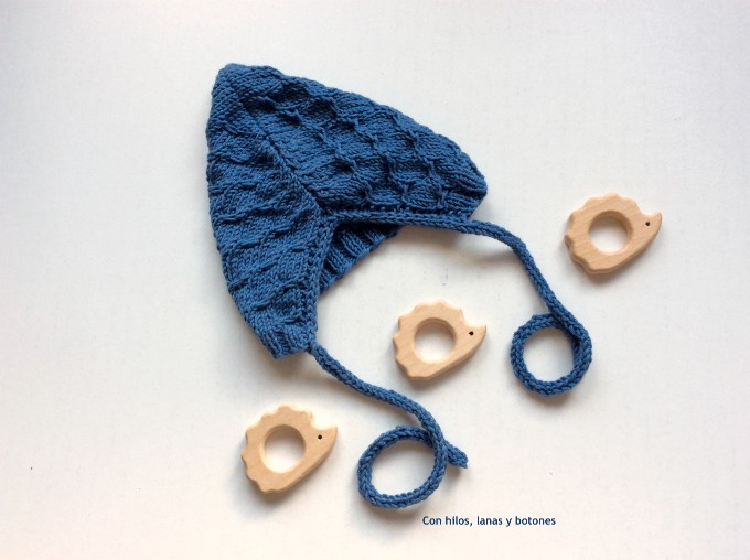 Con hilos, lanas y botones: DIY Capota pixie de punto para bebé (patrón gratis)