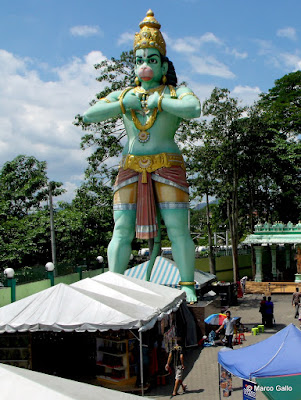 CUEVAS DE BATU, SANTUARIO HINDÚ. KUALA LUMPUR. MALASIA