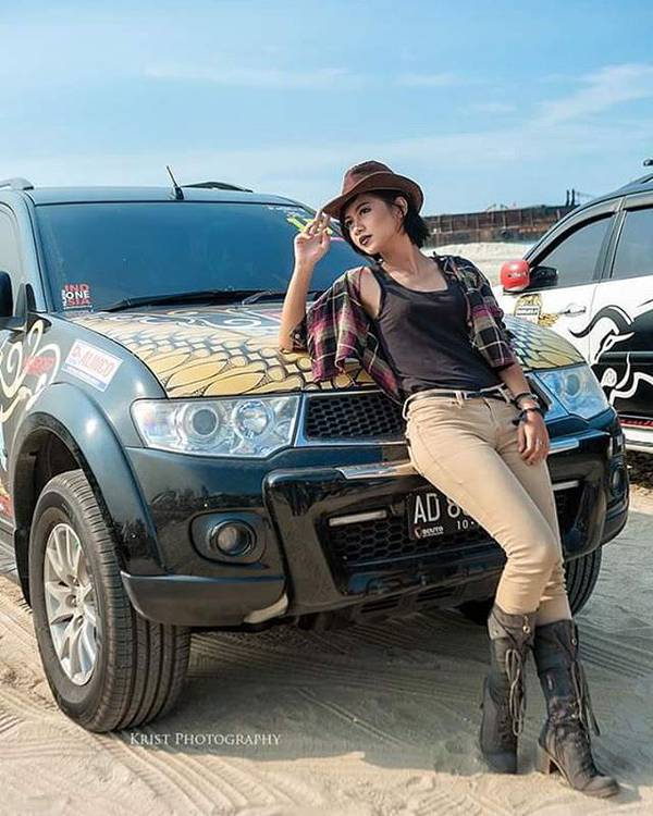 modern cowgirl outfit