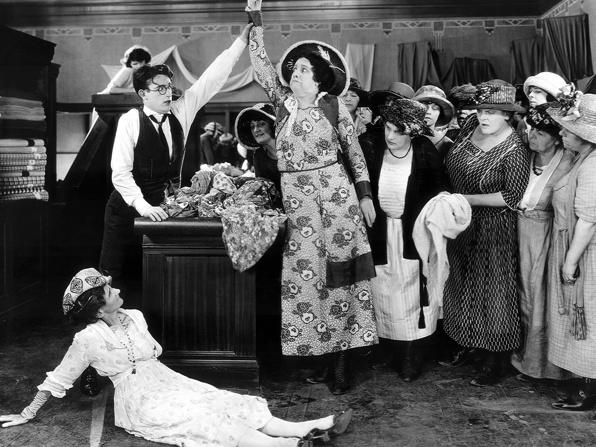 SAFETY LAST! (1923) Comic Book and Movie Reviews