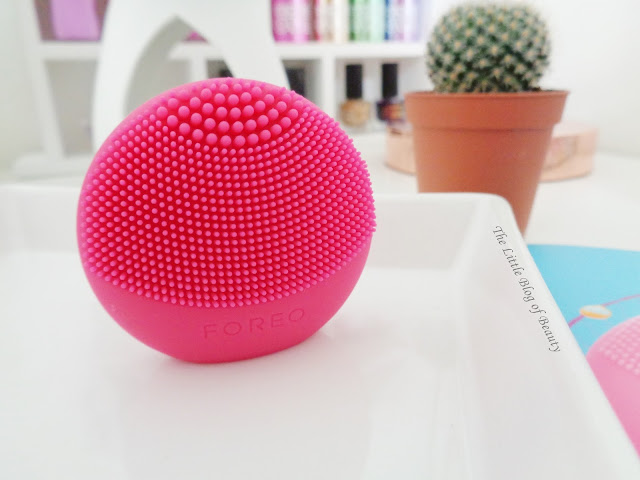 Foreo Luna Play facial cleansing device