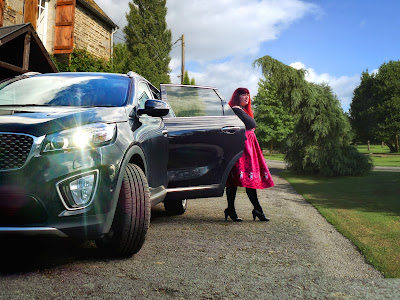 Big Fashionista leaving car