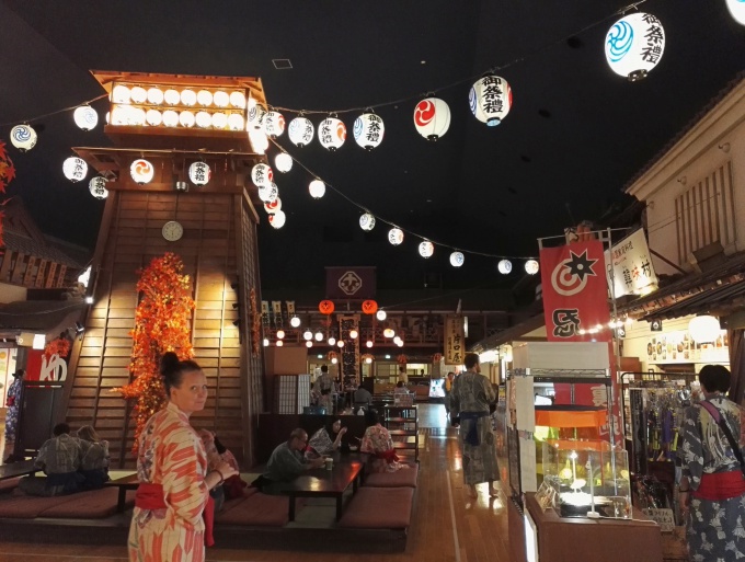 Kylpeminen onsenissa - kokemuksia Tokiossa / Oedo onsen monogatari Odaiba