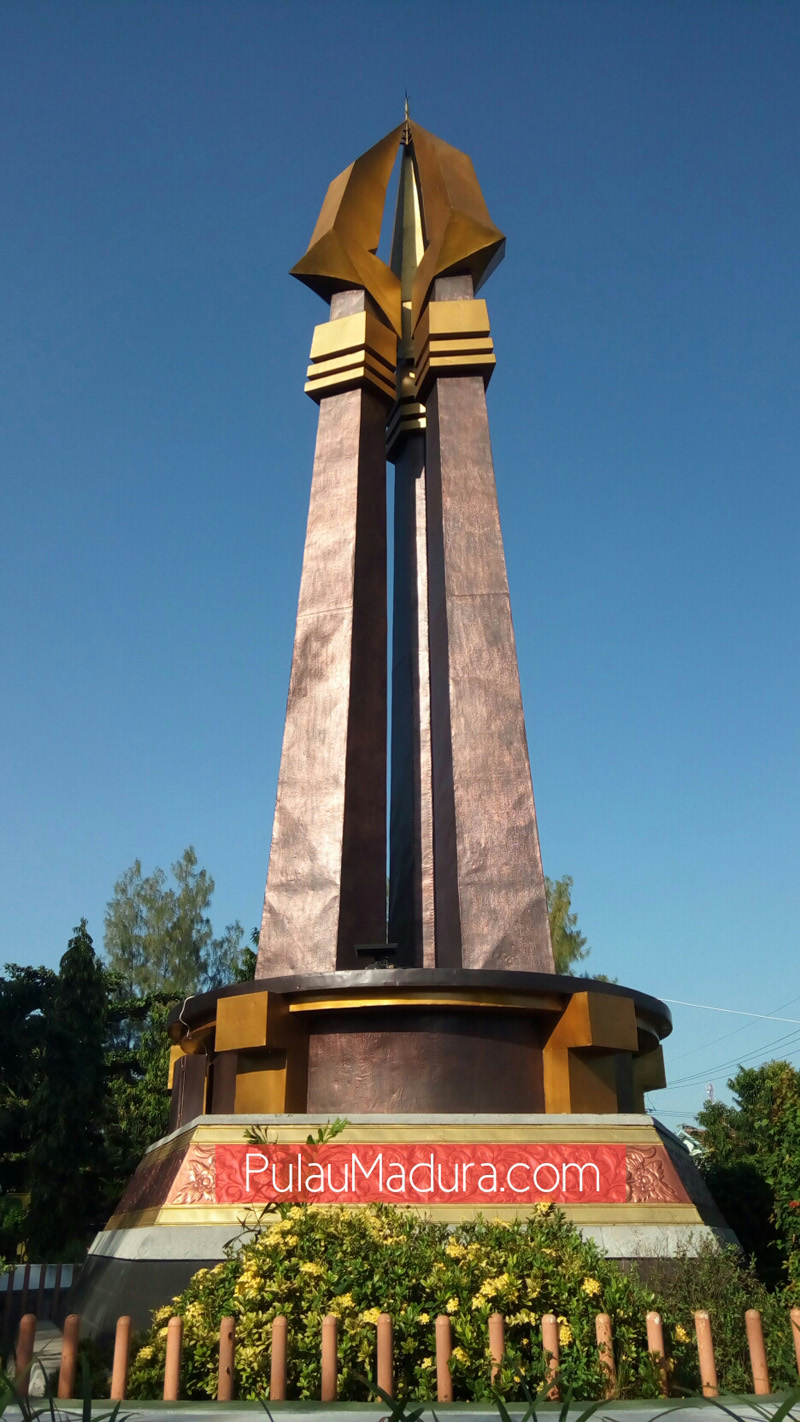 Obyek Wisata Monumen Trunojoyo di Kabupaten Sampang - Gerbang Pulau Madura