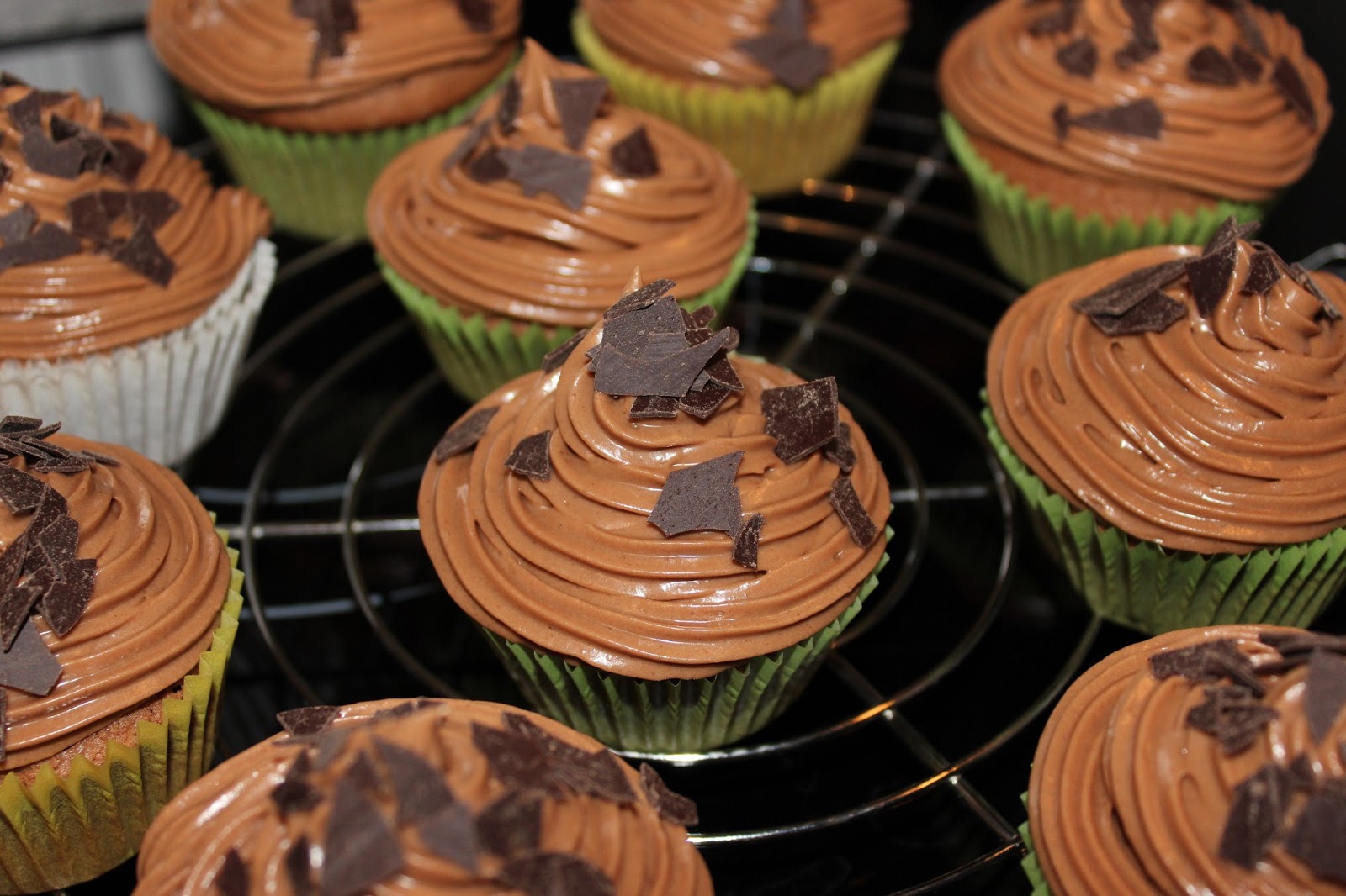 Süßes &amp; Salziges: Nutella Muffins mit Nutella Frosting