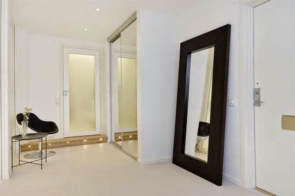 Small apartment decorated in white