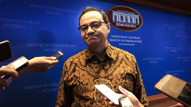 Kemenlu Jelaskan Kronologi ABK Dilarung di Dua Kapal Berbeda Kemenlu Jelaskan Kronologi ABK Dilarung di Dua Kapal Berbeda